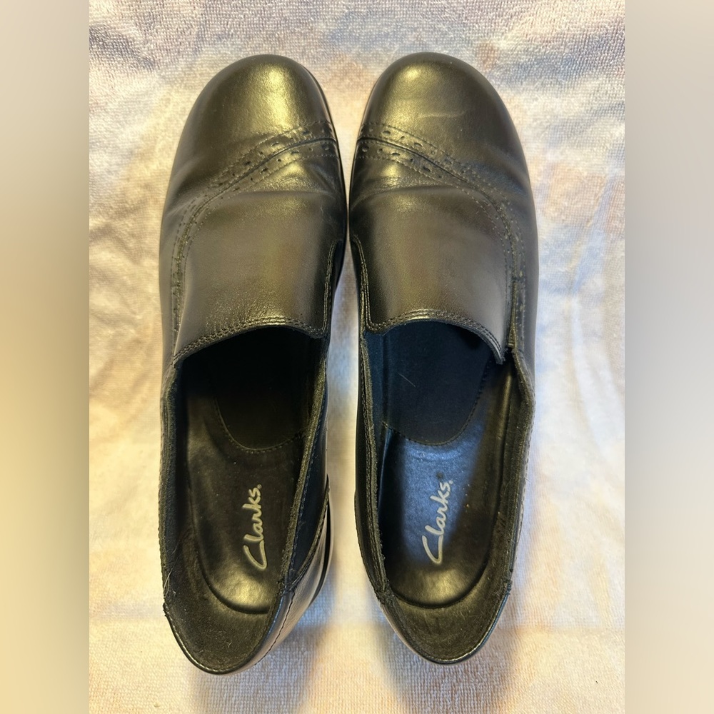 EUC Women’s Clarks black Dress Shoes size 10M